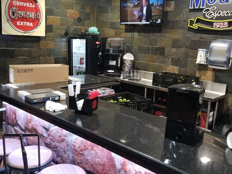 Mariscos La Marea East Dallas interior